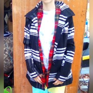 Medium B&W I.N. San Francisco Winter Dress Coat & KingCraig Scarf